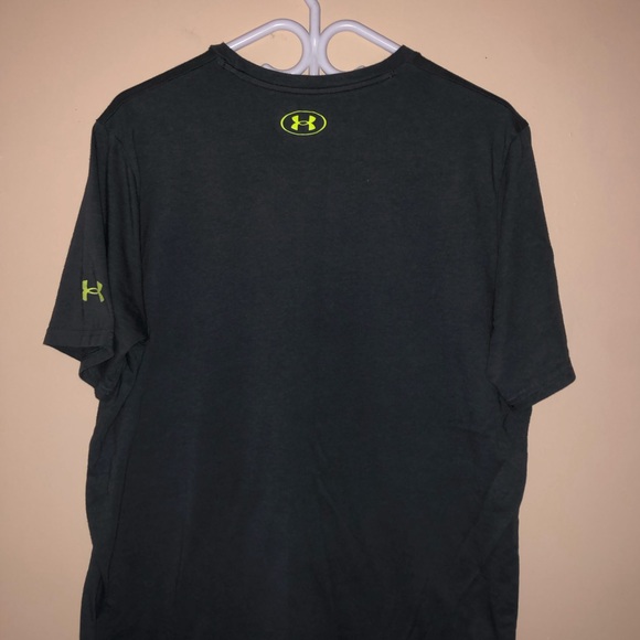 Under armour t shirt - Picture 3 of 3